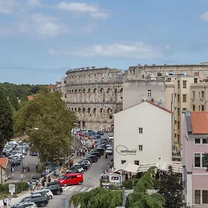 Sylvia Center Apartment Pula