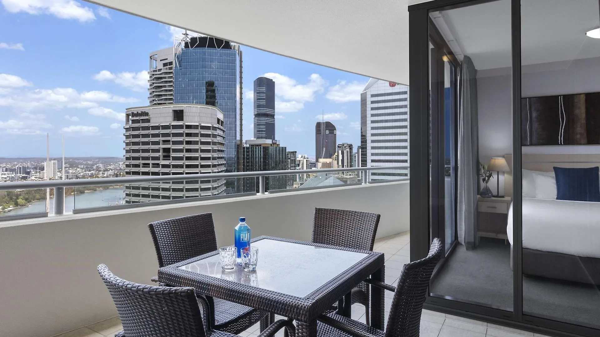 **** Aparthotel Oaks Brisbane Aurora Suites Australia