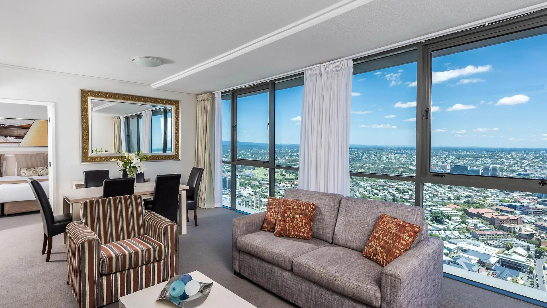 Oaks Brisbane Aurora Suites 4*,  Australia