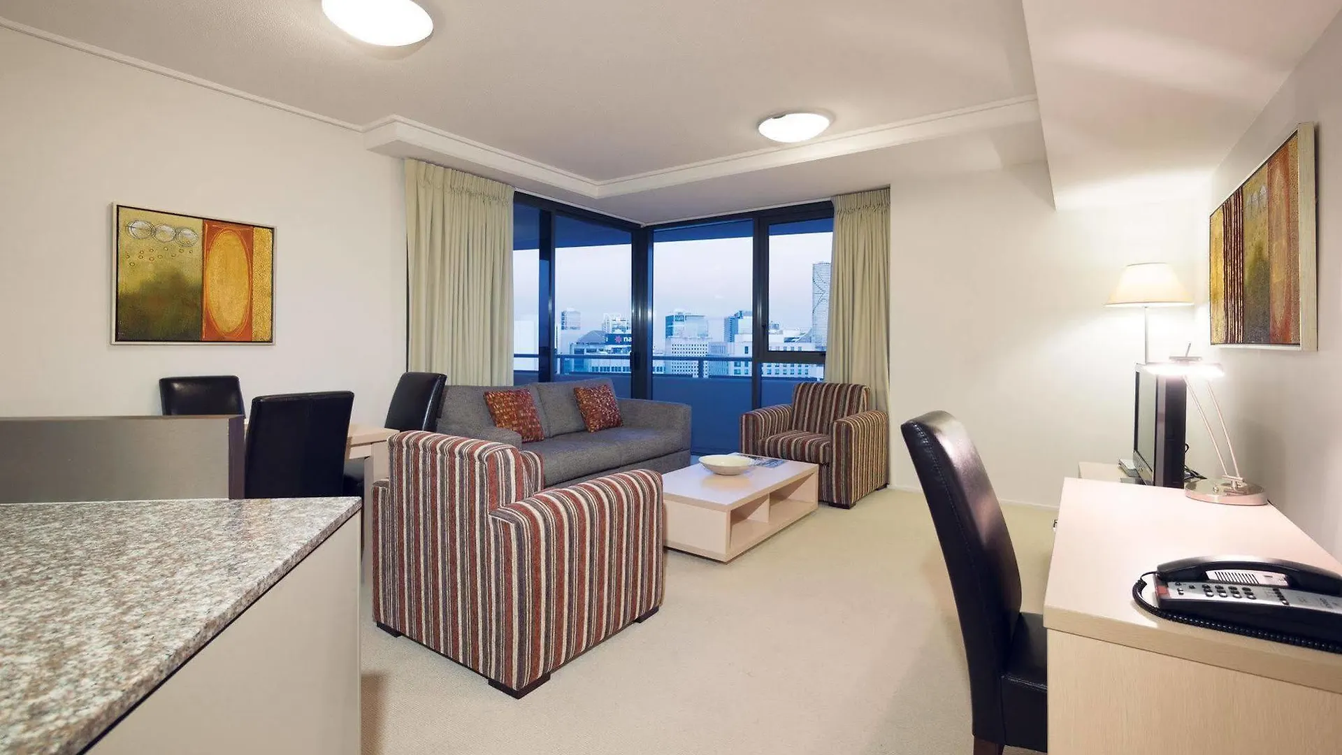 Oaks Brisbane Aurora Suites 4*,  Australia