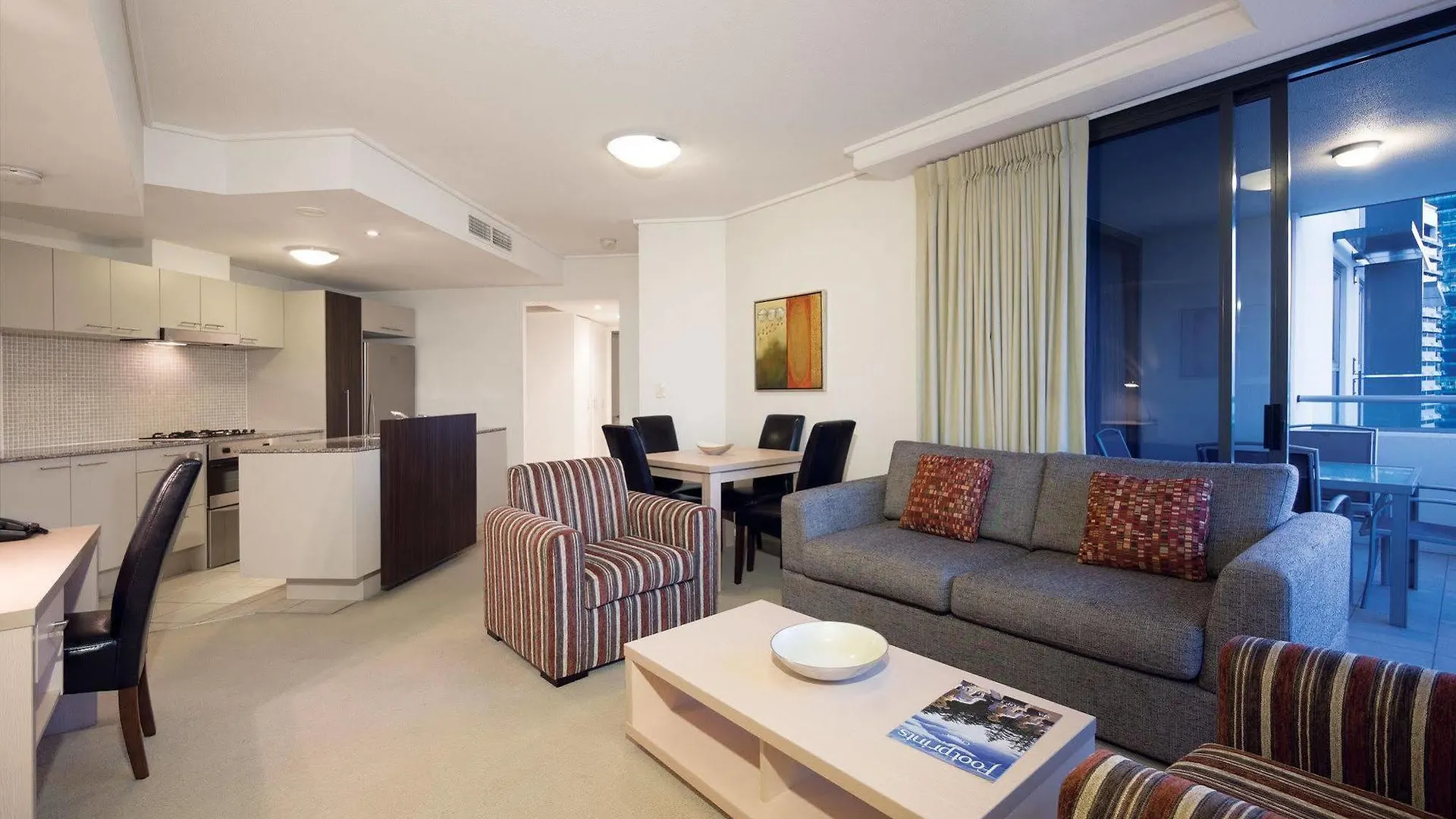 Oaks Brisbane Aurora Suites Aparthotel