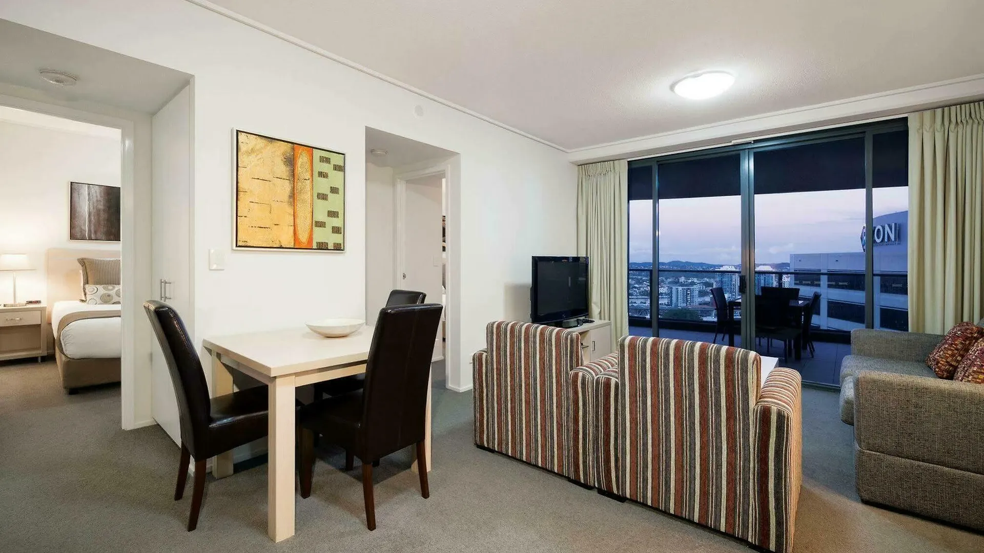 Aparthotel Oaks Brisbane Aurora Suites